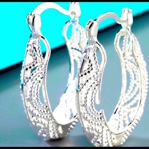 1pair left✨Gorgeous Silver Design Hoops✨